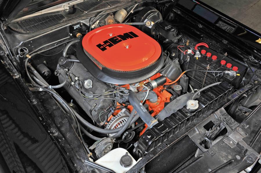  Dodge Challenger R/T Hemi 1971 года  (фото 16 из 17)